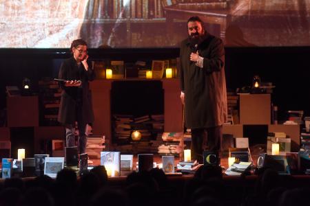 El presidente de la DPH, Isaac Claver, con los directores del IEA homenajeados.