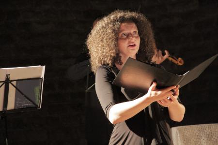 Solemne paisaje de rigor historicista y comprometida interpretación