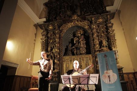 Del instante a lo extático, emoción plena de la voz y de la cuerda