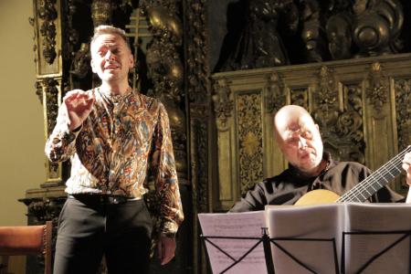 Del instante a lo extático, emoción plena de la voz y de la cuerda