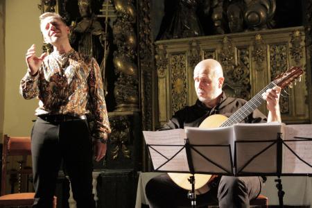 Del instante a lo extático, emoción plena de la voz y de la cuerda