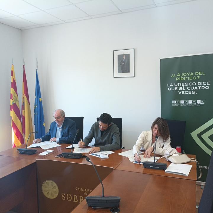 Imagen La Comarca de Sobrarbe, la Asociación Empresarial Turística de Sobrarbe y la Cámara de Comercio de Huesca renuevan su compromiso para el desarrollo socioeconómico del territorio
